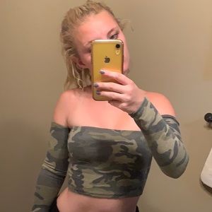 Forever 21 off the shoulder camo crop top NWT